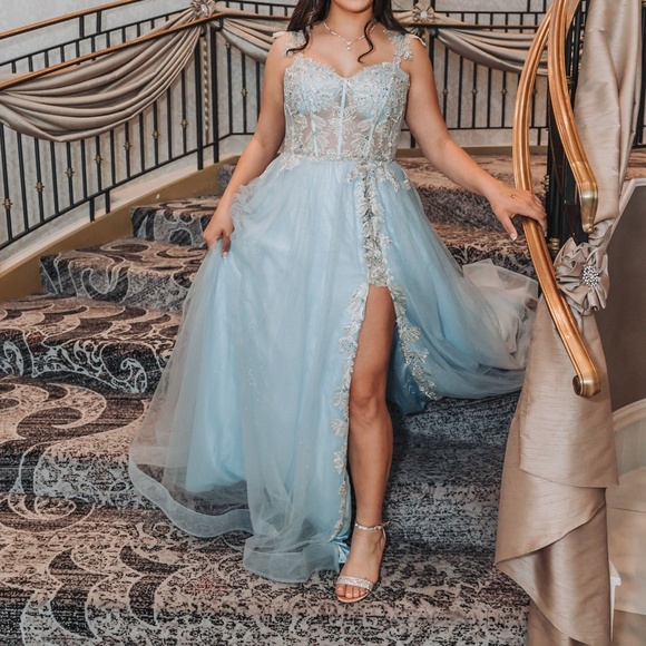 Gown - Picture 2 of 3